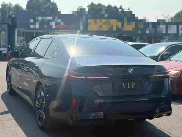 BMW 5 Series — Фото автомобиля 7