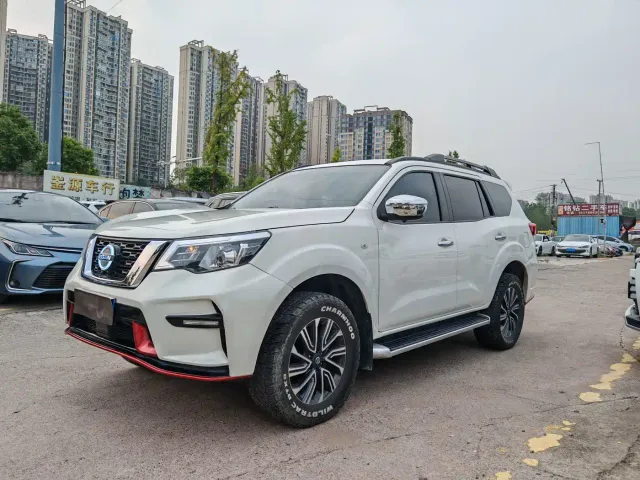 Nissan Terra — Фото автомобиля 3