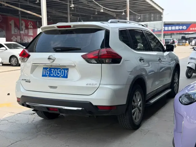 Nissan X-Trail — Фото автомобиля 12