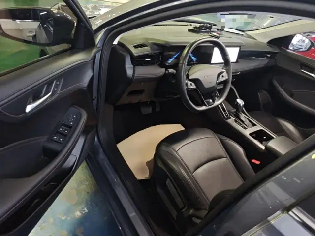 Roewe i5 — Фото автомобиля 15