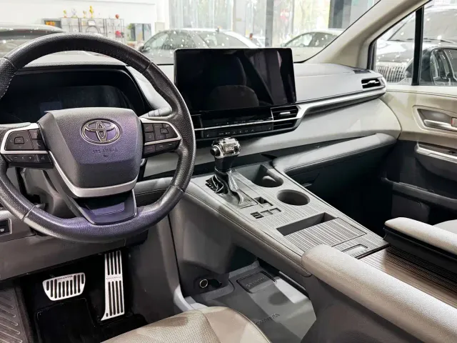 Toyota Granvia — Фото автомобиля 9