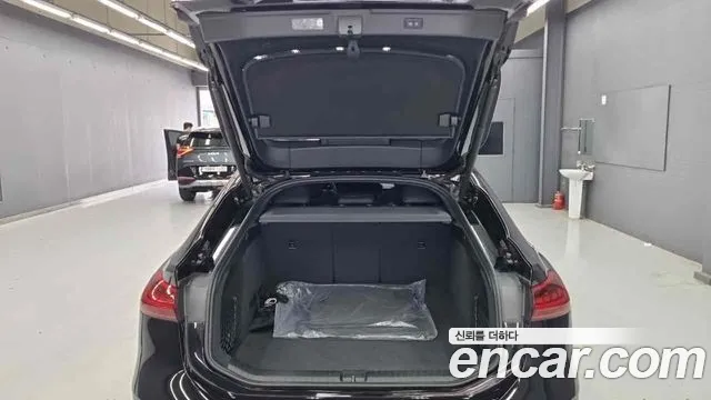 Audi A6 e-Tron — Фото автомобиля 6