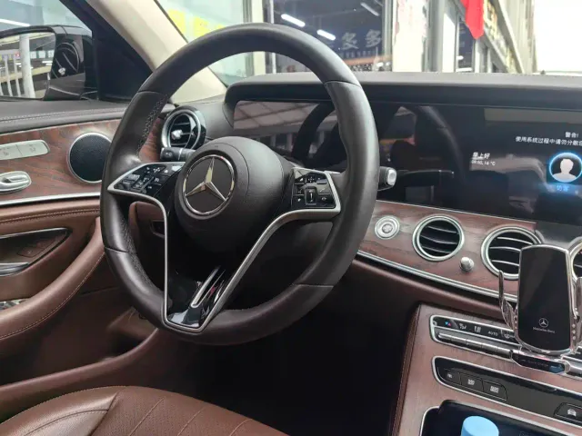 Mercedes-Benz E-Class — Фото автомобиля 7