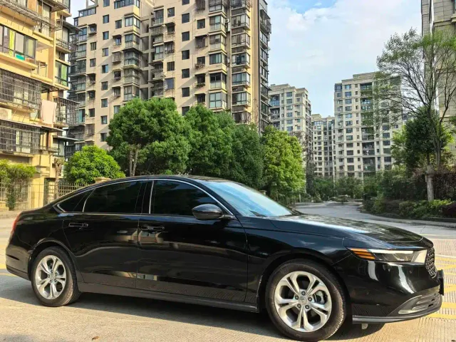Honda Accord — Фото автомобиля 3