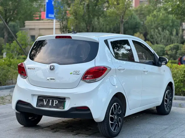 Changan Benben E-Star — Фото автомобиля 10