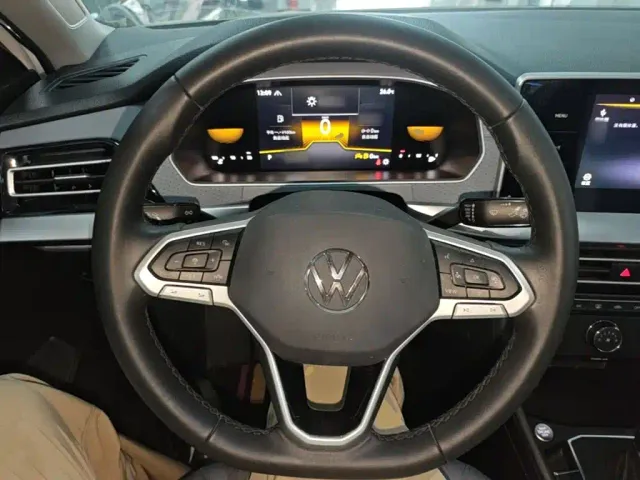 Volkswagen Lavida — Фото автомобиля 10
