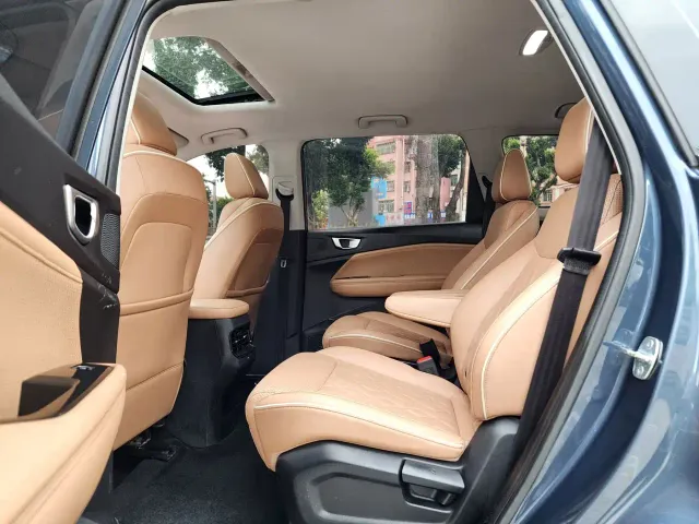 Wuling Jiachen — Фото автомобиля 10