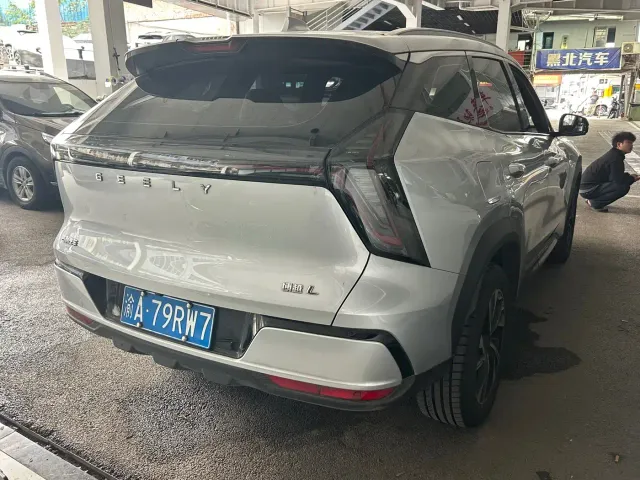Geely Boyue L — Фото автомобиля 13