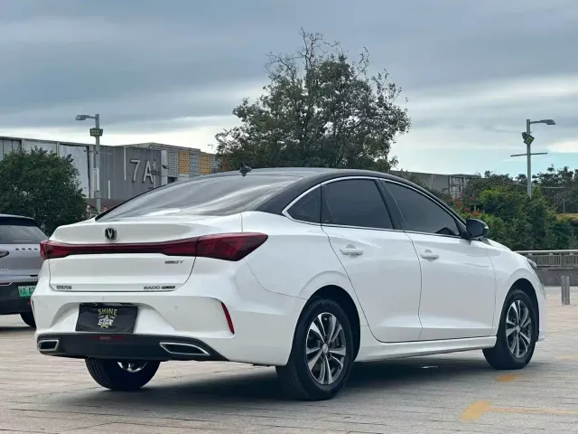 Changan Eado — Фото автомобиля 4