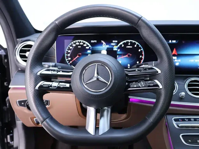 Mercedes-Benz E-Class — Фото автомобиля 16