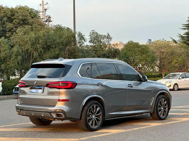 BMW X5 — Фото автомобиля 9