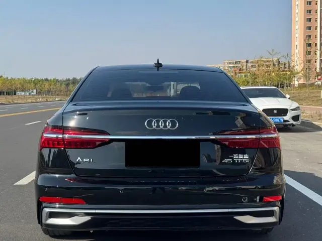 Audi A6L — Фото автомобиля 8