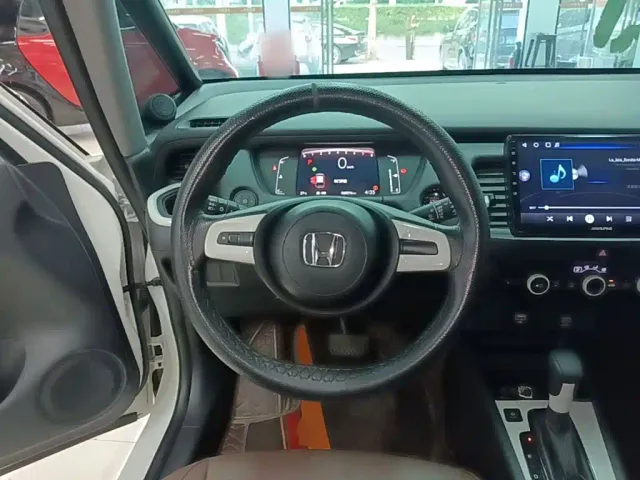 Honda Fit — Фото автомобиля 10