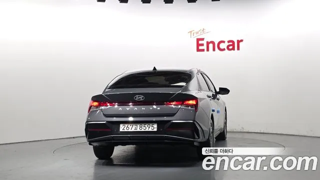 Hyundai Avante CN7 — Фото автомобиля 4