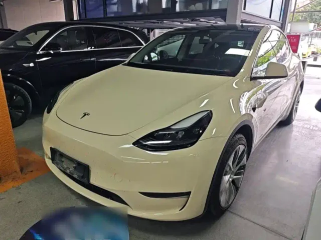 Фотография автомобиля — Tesla Model Y