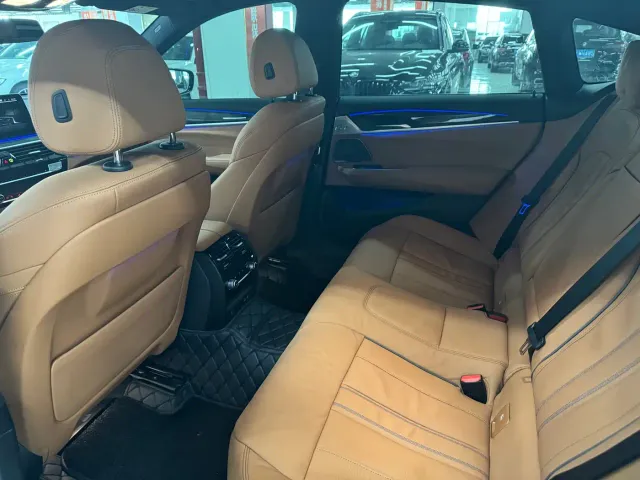 BMW 6 Series Gran Turismo — Фото автомобиля 5