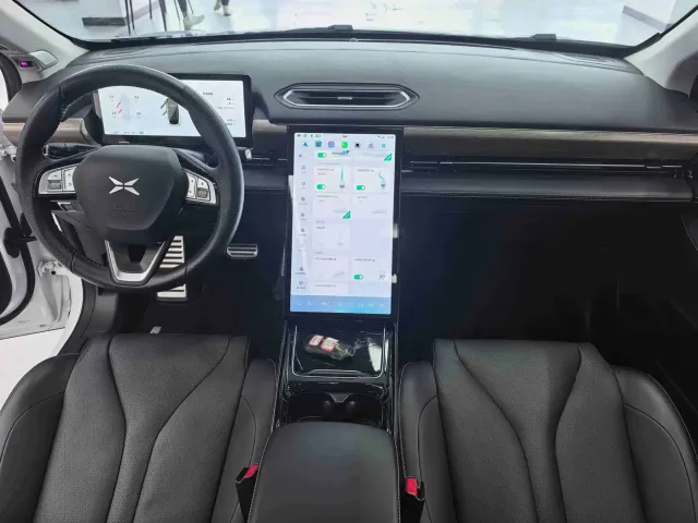 Xpeng P5 — Фото автомобиля 5