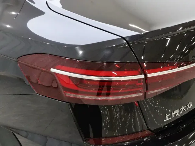 Volkswagen Passat — Фото автомобиля 19