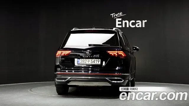 Volkswagen Tiguan — Фото автомобиля 5