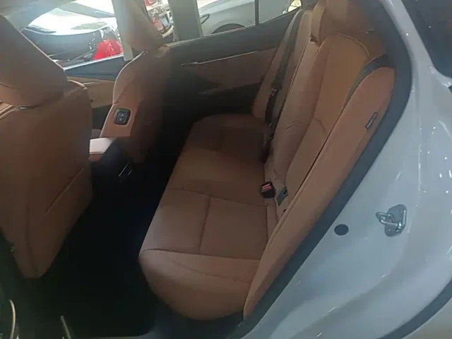 Toyota Camry — Фото автомобиля 16
