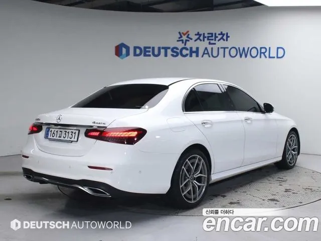 Mercedes-Benz E-Class — Фото автомобиля 2