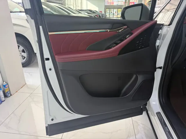 GAC Trumpchi M8 — Фото автомобиля 5