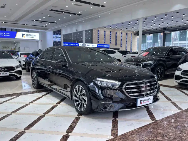 Mercedes-Benz E-Class — Фото автомобиля 4