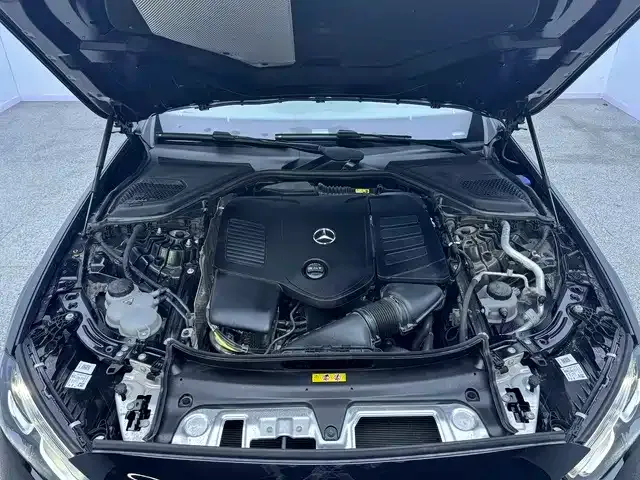 Mercedes-Benz E-Class — Фото автомобиля 14