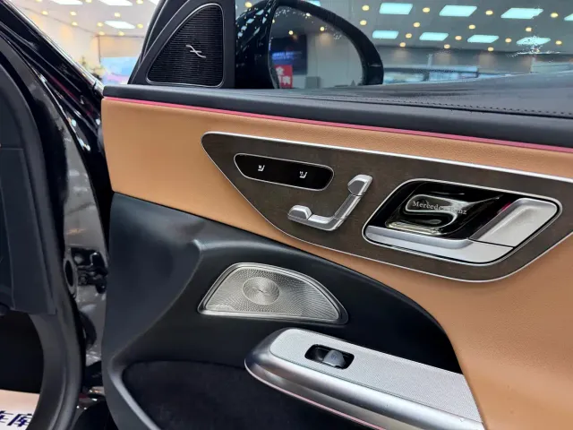 Mercedes-Benz E-Class — Фото автомобиля 13