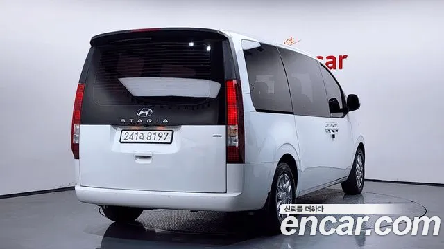 Hyundai Staria Staria 4WD Tourer 9 мест — Фото автомобиля 2