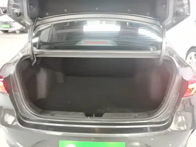 Changan Eado — Фото автомобиля 18