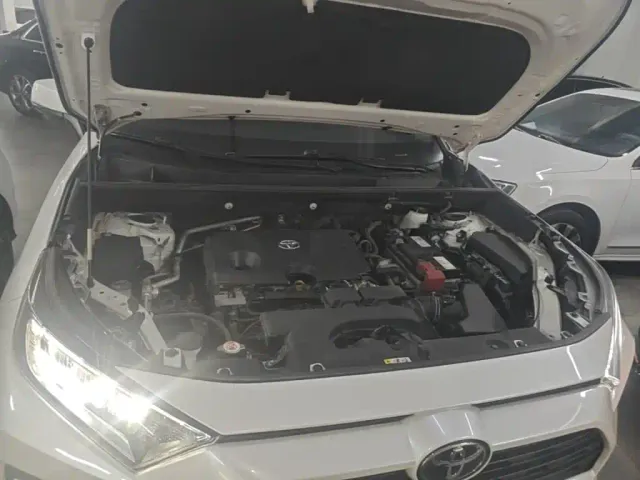 Toyota RAV4 — Фото автомобиля 19