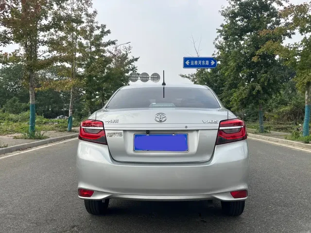 Toyota Vios — Фото автомобиля 5