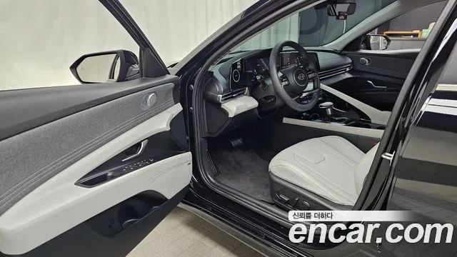 Hyundai AVANTE Avante (CN7) — Фото автомобиля 10