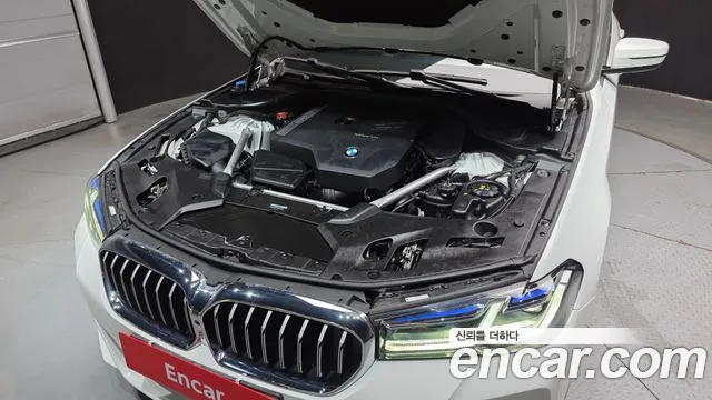 BMW 5-Series — Фото автомобиля 6