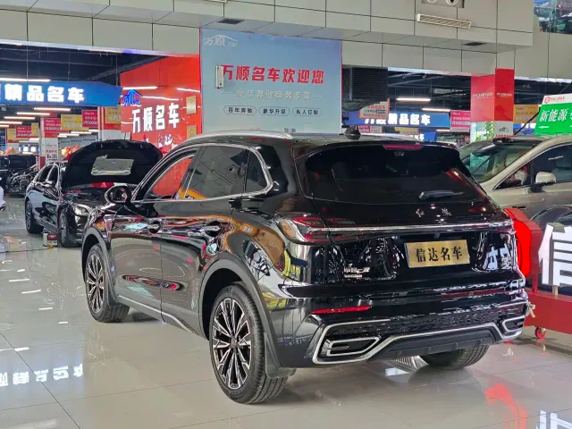 Hongqi HS5 — Фото автомобиля 14