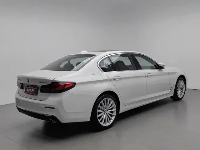 BMW 5 Series — Фото автомобиля 2