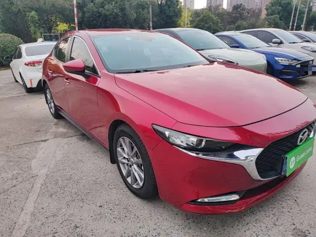 Mazda Axela — Фото автомобиля 3
