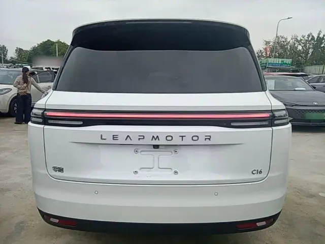 Leapmotor C16 — Фото автомобиля 5