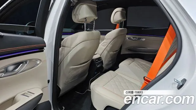 Genesis GV70 2.5T Бензин 2WD — Фото автомобиля 12