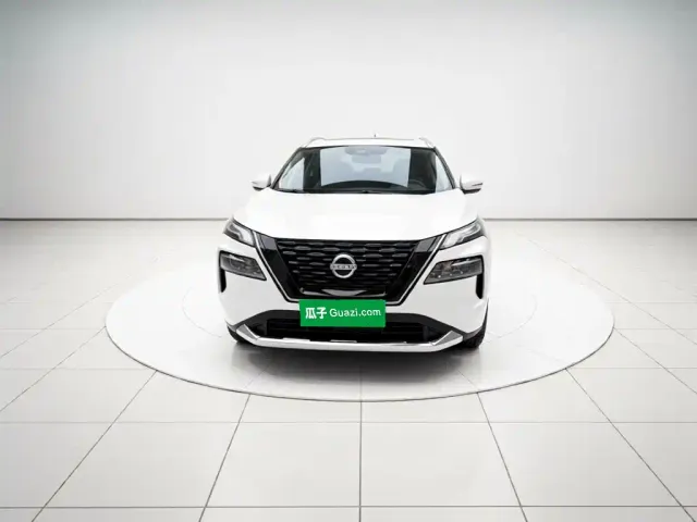 Nissan X-Trail — Фото автомобиля 2