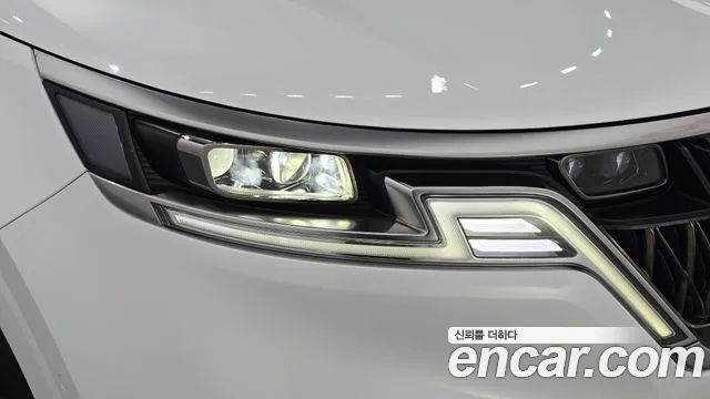 Kia Carnival Generation 4 — Фото автомобиля 7