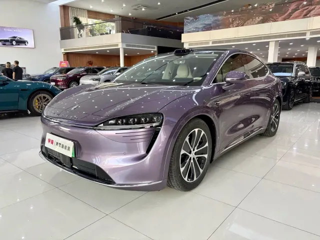 Фотография автомобиля — Luxeed R7