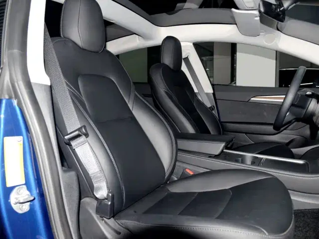 Tesla Model 3 — Фото автомобиля 16