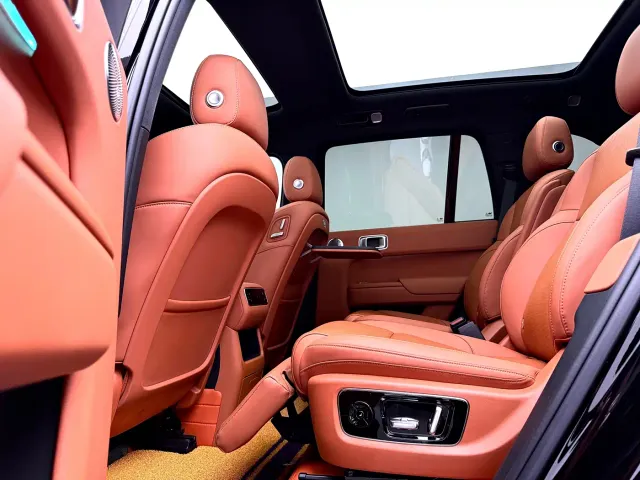 Li Auto L8 — Фото автомобиля 18