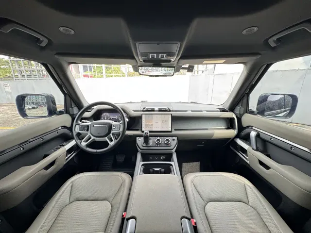 Land Rover Defender — Фото автомобиля 7