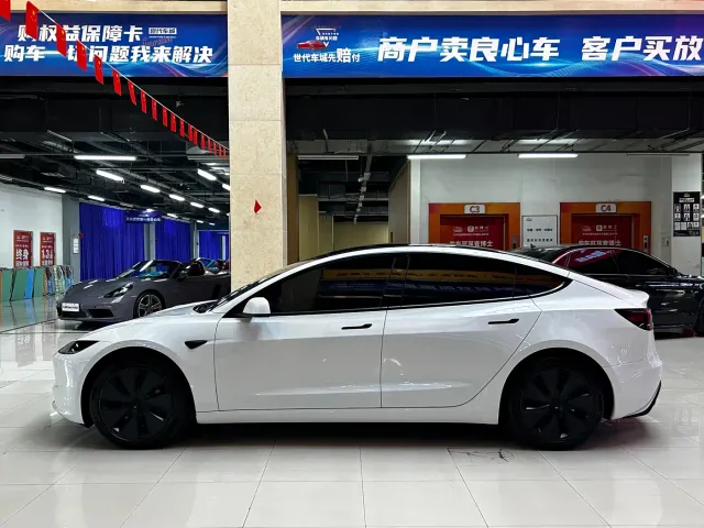 Tesla Model 3 — Фото автомобиля 7
