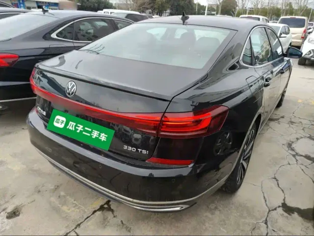 Volkswagen Passat — Фото автомобиля 4