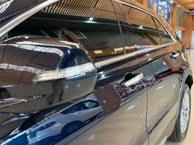 Cadillac XT4 — Фото автомобиля 9