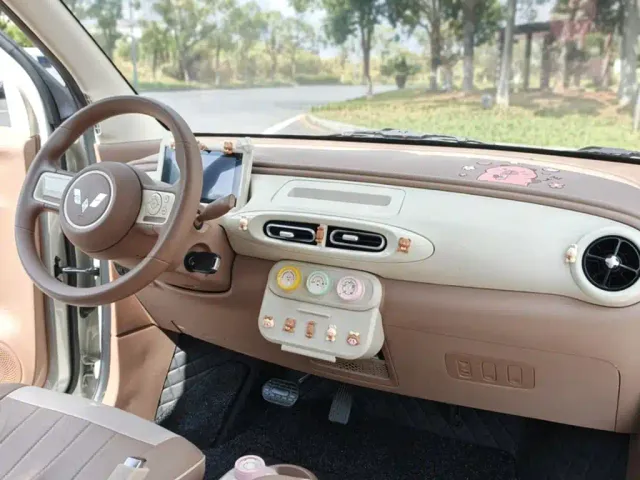 Wuling Hongguang Mini EV — Фото автомобиля 10